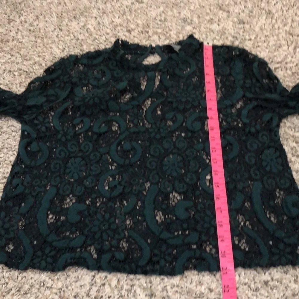 Anthropologie Sundays in Brooklyn Blouse Size Small Green Floral Lace